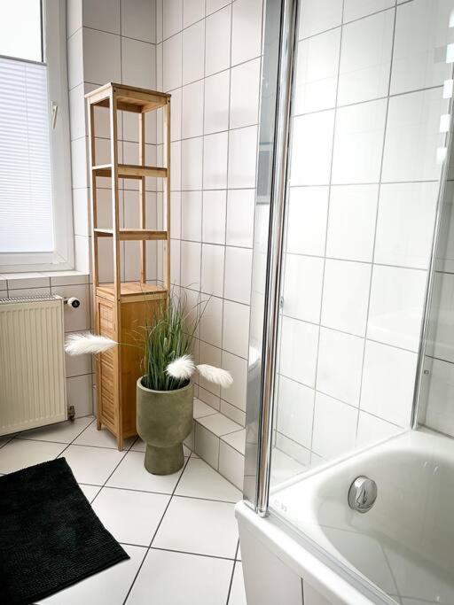 Ferienwohnung Bali Style Mit High Speed Wlan Und Gratis Parkplatz Gera Kültér fotó